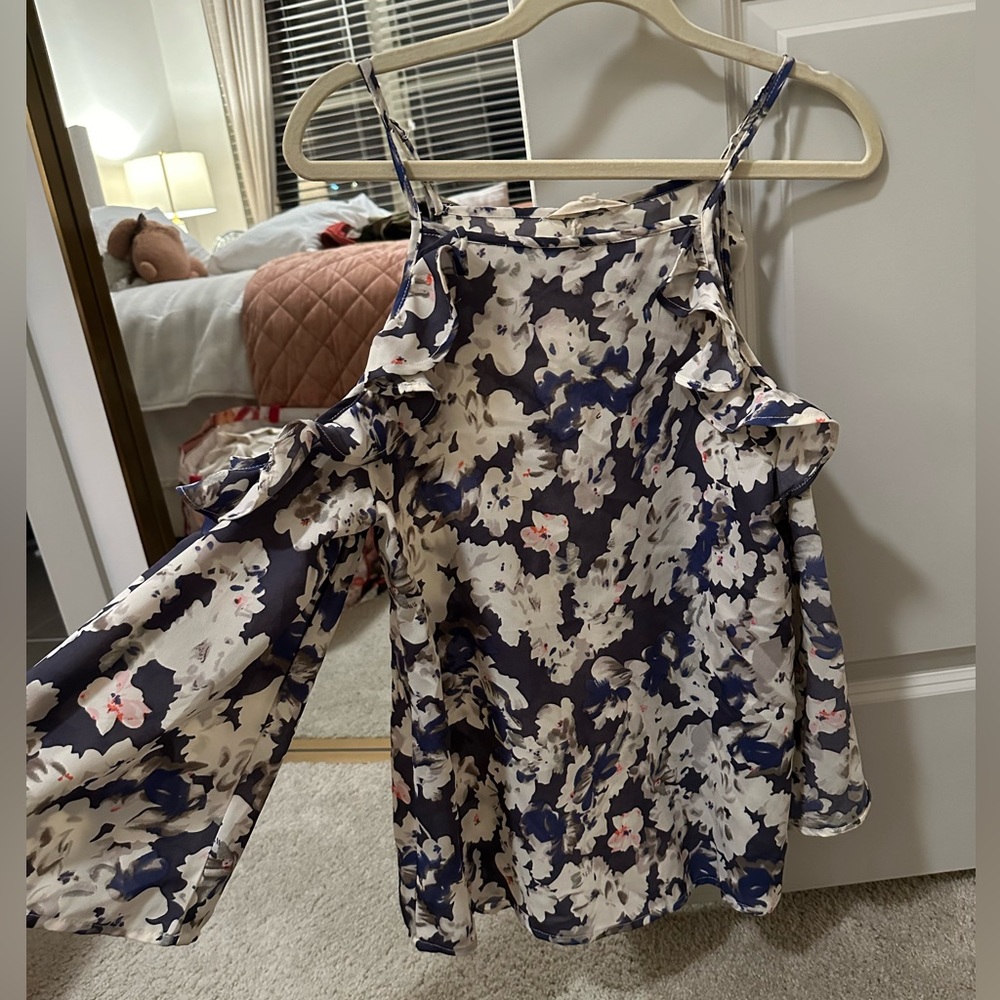 Sim & Sam Floral Womens Navy Flowy Blouse L NWOT